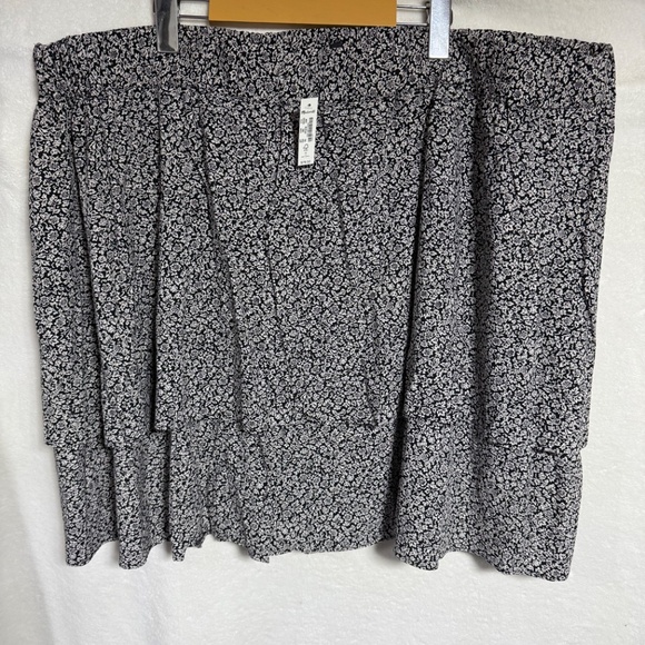 Madewell Women's Skirt- 26W Pull-On Tier Mini True Black Cream Ditzy Floral - Picture 2 of 7